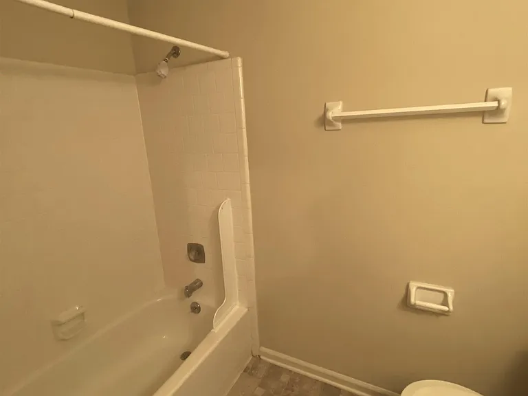 3701 Donovan Dr #B — Photo 27