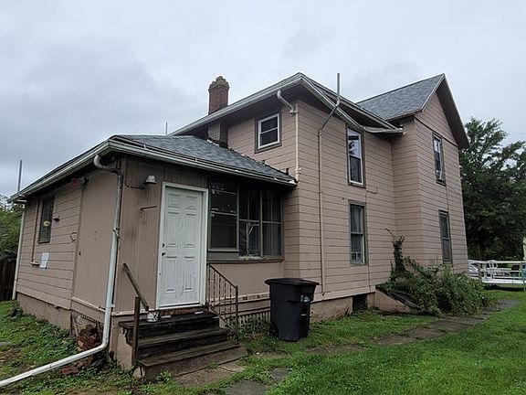 4th image of 457 Sullivan St