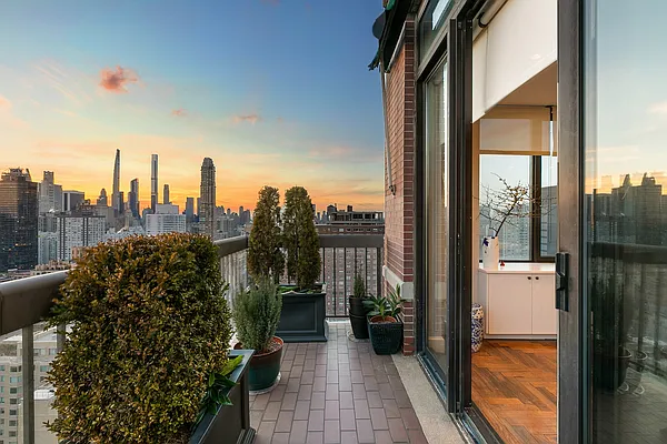 Sold by SERHANT. | media 31