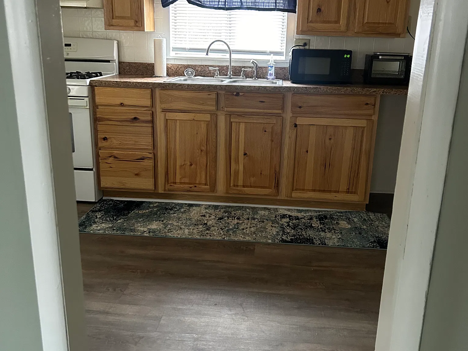 1 bed, 850 sqft, $1,150 — Photo 3