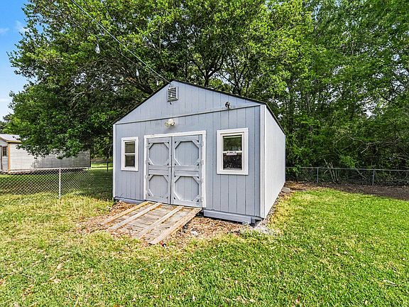 5th image of 100 Kent Cir
