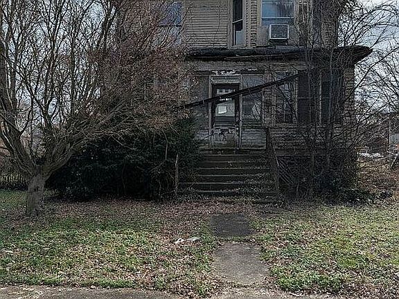 5th image of 425 28th St
