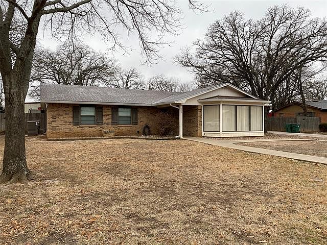 1st image of 405 Briarwood Dr