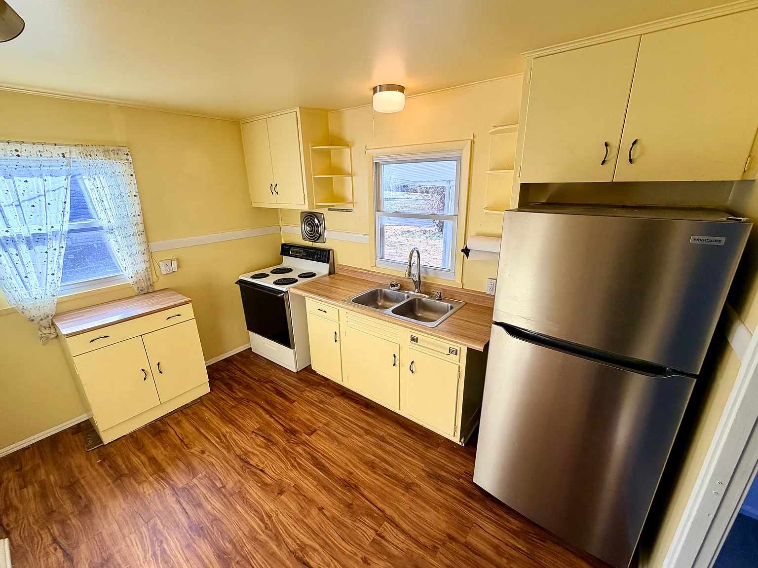 3 bed, 825 sqft, $1,250 — Photo 4
