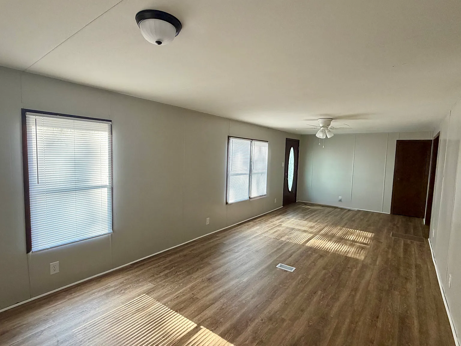 3 bed, 1344 sqft, $1,595 — Photo 2
