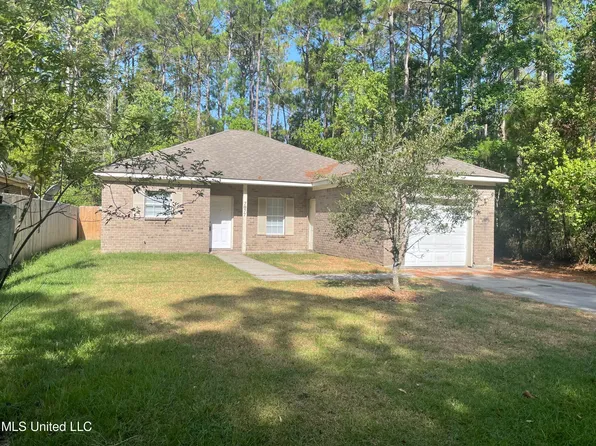 7077 Warren St, Bay Saint Louis, MS 39520
