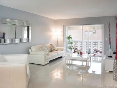 801 Pine Dr APT 14, Pompano Beach, FL, 33060