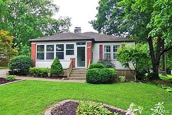 2nd image of 2753 Adeline St