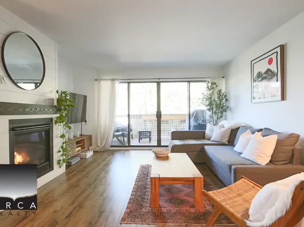 3191 Mountain Hwy #202, North Vancouver, BC V7K 2H4