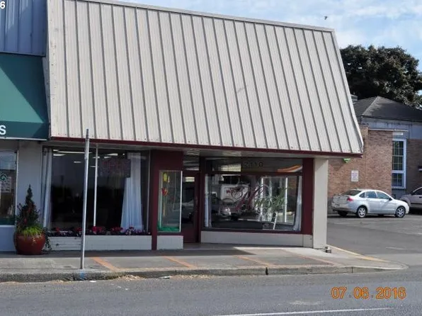 2110 3rd St, Tillamook, OR 97141