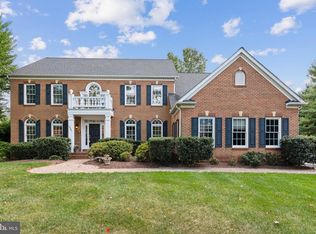 10907 Great Point Ct, Great Falls, VA 22066