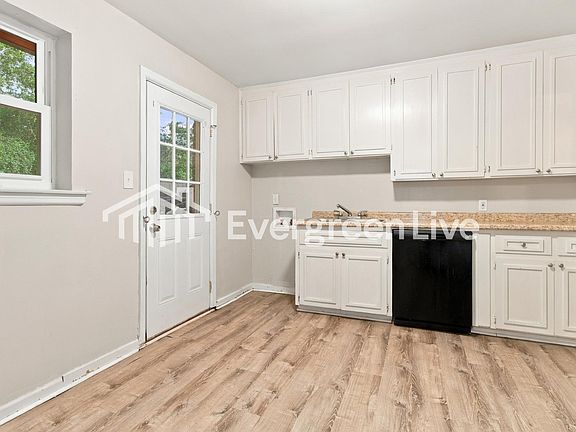 5th image of 109 Holliday Dr