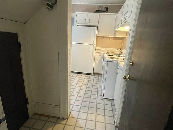 5th image of 725 Church St