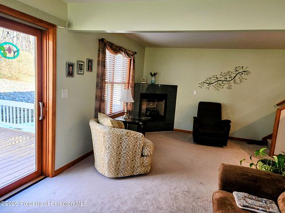 4th image of 4006-4008 Pondview Dr