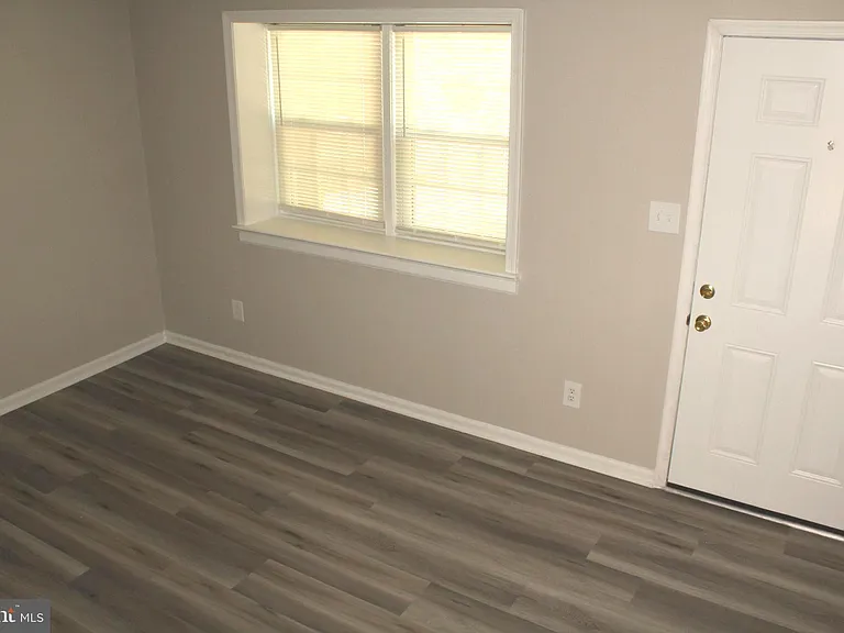 731 Denton Cir — Photo 6
