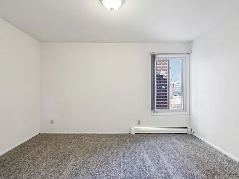 Mayfair Apartments — Photo 43