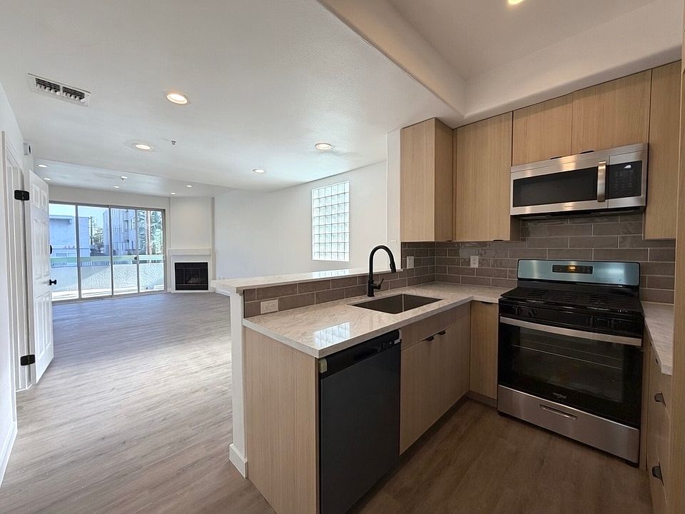1st image of 4547 Murietta Ave APT 3