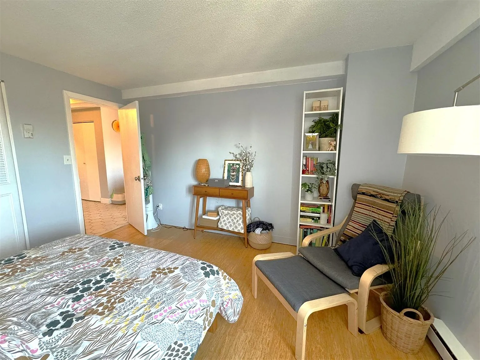 1 bed, 734 sqft, $2,450 — Photo 4