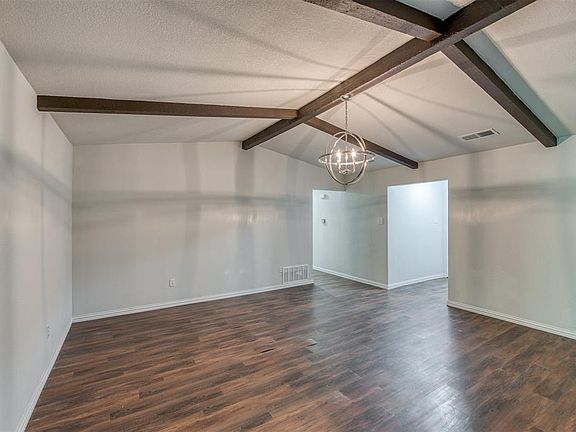 2nd image of 355 W Lakeview Cir
