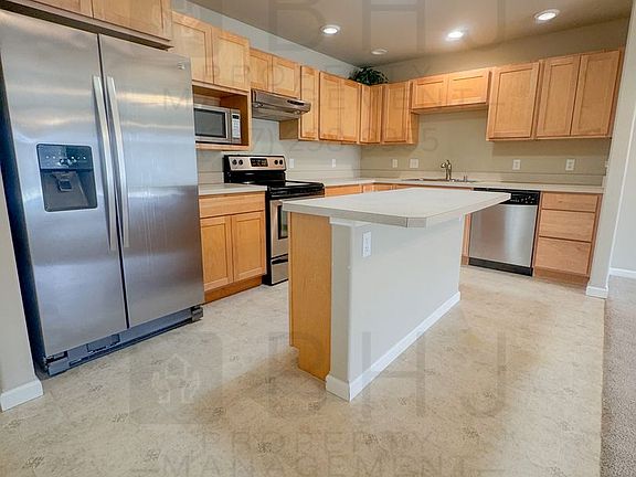 2nd image of 1701 Park Side Ct
