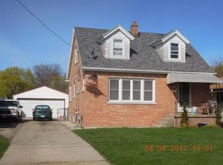3551 S 92nd St, Milwaukee, WI 53228