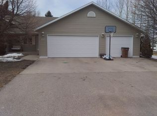 535 S Woodland Dr, Thompson, ND 58278
