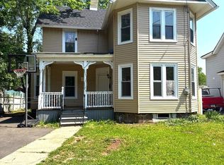 724 E Pear St, Vineland, NJ 08360