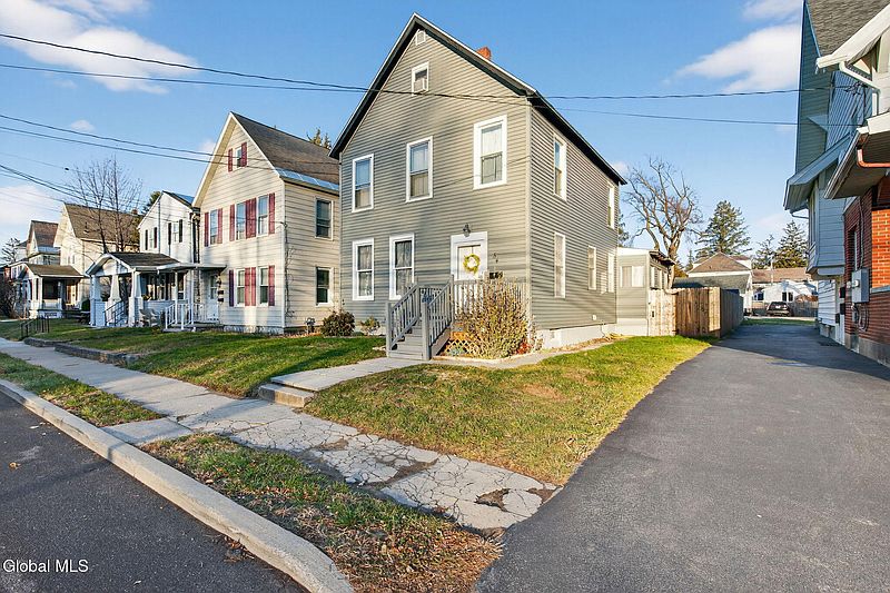 2nd image of 54 Vley Road