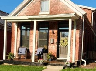 313 S 10th St, Quincy, IL 62301