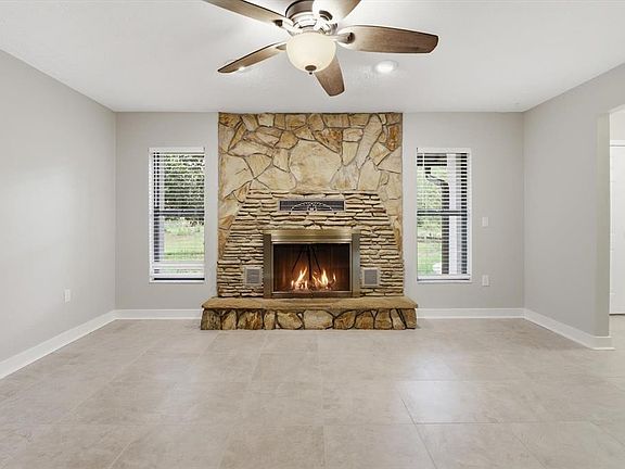 5th image of 6950 W Hilger Ct