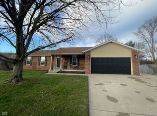 2944 Silver Fox Dr, Columbus, IN 47203