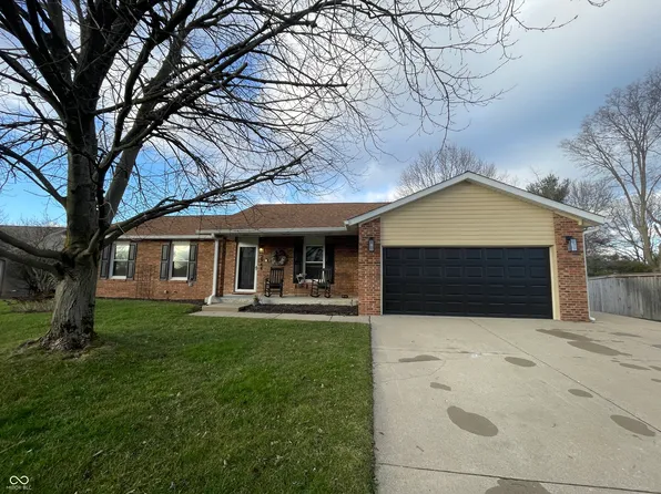 2944 Silver Fox Dr, Columbus, IN 47203