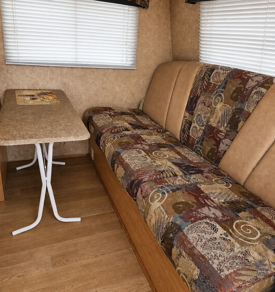 Studio, $795 — Photo 4