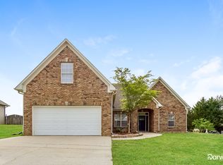 523 Waterford Cove Cir, Calera, AL 35040