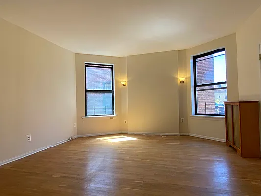 Rented by Compass | media 57