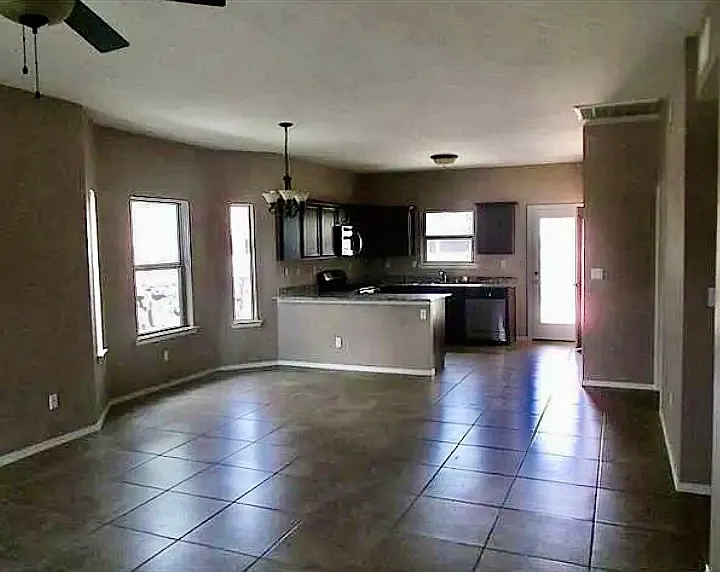 12928 Hueco Cave Dr — Photo 5