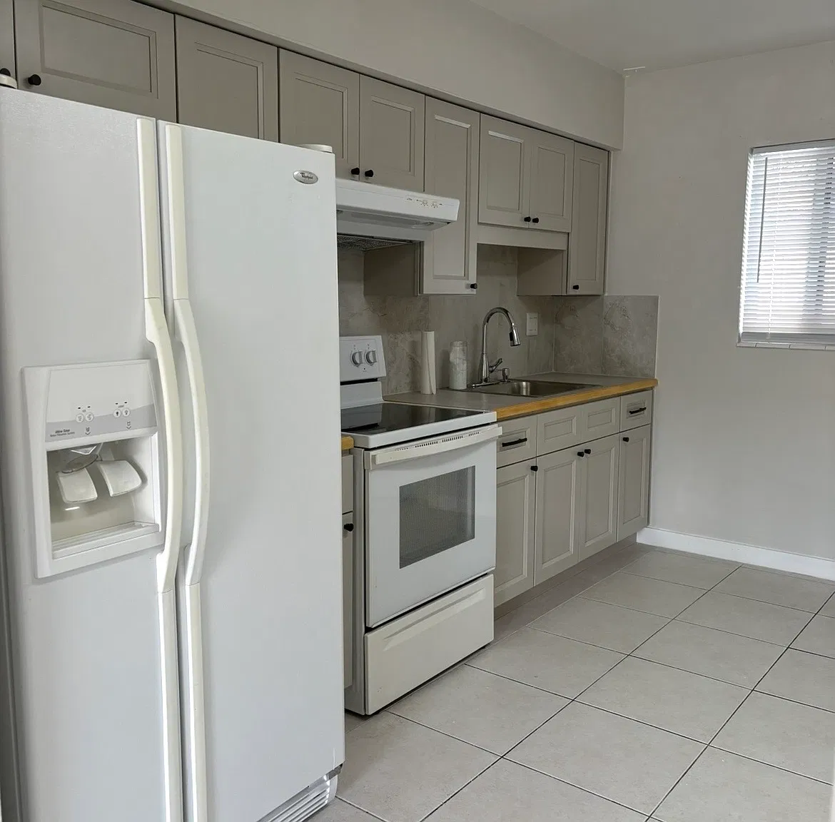 2 bed, 850 sqft, $1,800 — Photo 1