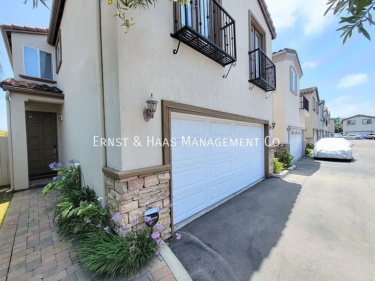 15616 Firmona Ave — Photo 2