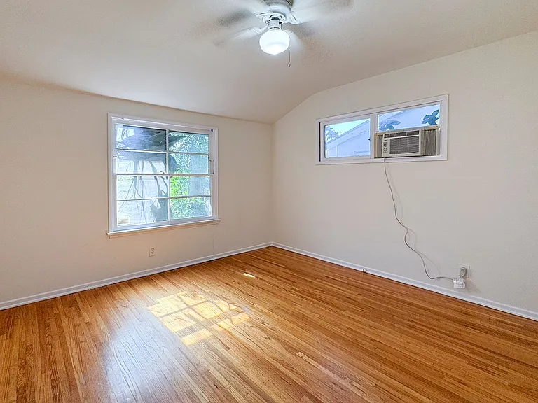 6941 McLennan Ave — Photo 15