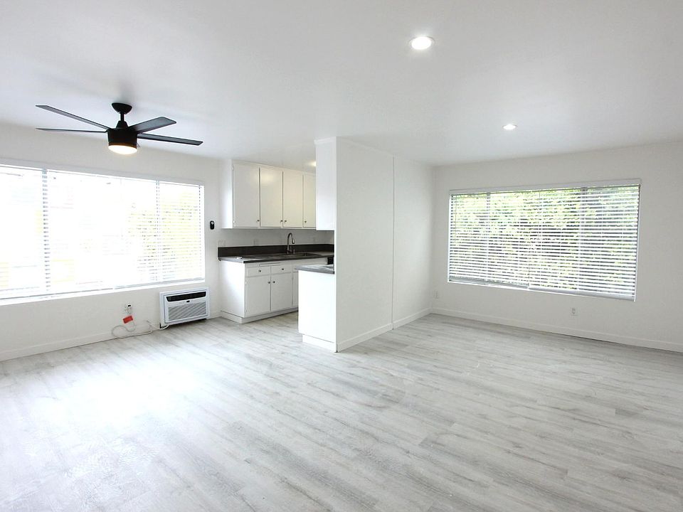 1st image of 956 Palm Ave #211