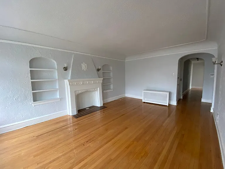 6301 N Washtenaw Ave #2 — Photo 6