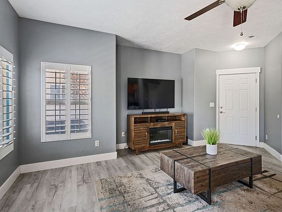 2nd image of 6744 Tupelo Ln