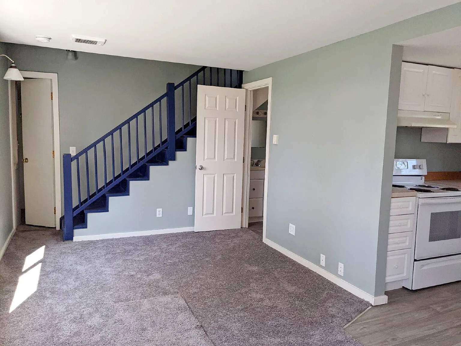 1 bed, 1.0 bath, $1,300 — Photo 3