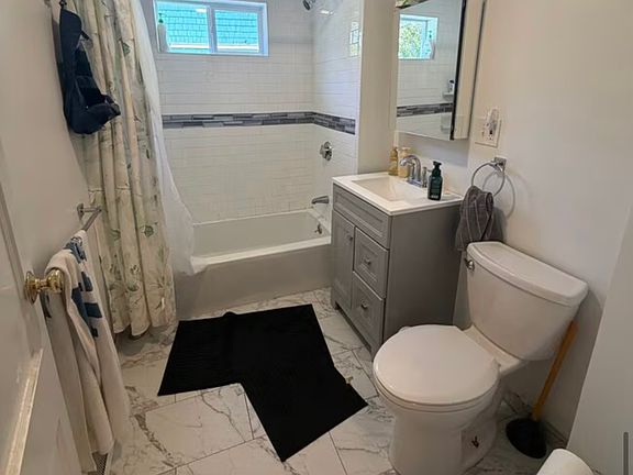 2nd image of 21 Orchard St #2