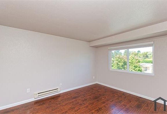 5th image of 3024 Fruitvale Ave APT 11