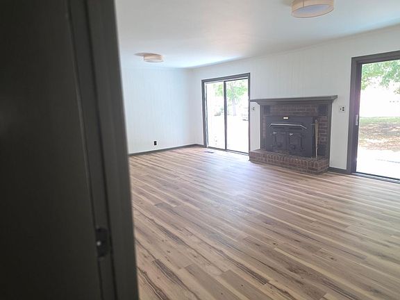 5th image of 2824 W Black Creek Rd