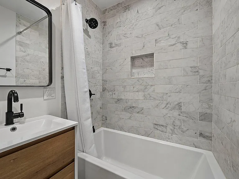 654 Ozone St #654 — Photo 9