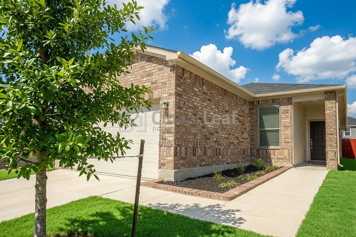 4 bed, 2.0 bath, 1418 sqft, $1,695 — Photo 3