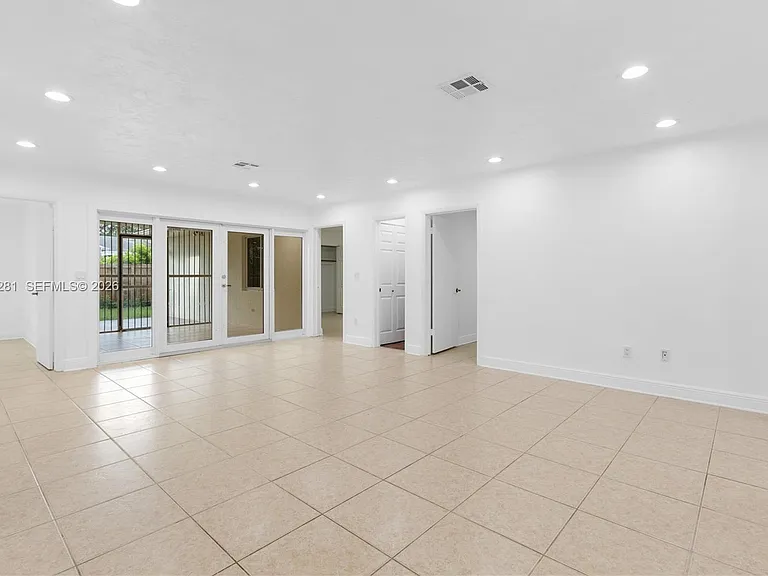 5770 SW 55th St — Photo 15