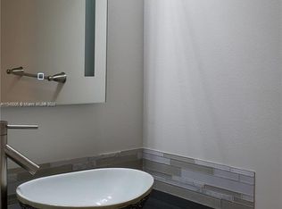 800 Parkview Dr APT 205, Hallandale, FL 33009